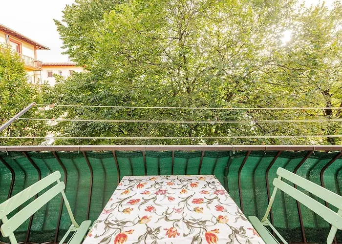 Renovated In Irun, 5 Minutes From Downtown Irun