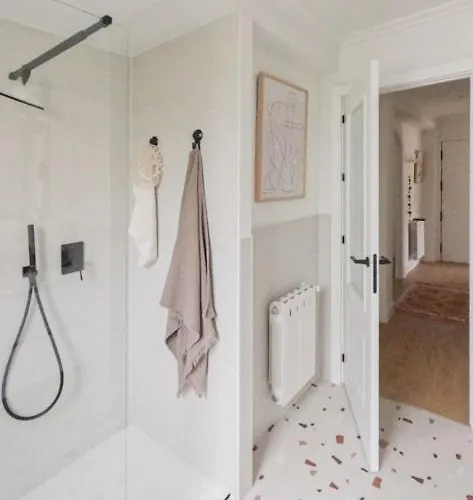 Renovated In Irun, 5 Minutes From Downtown *