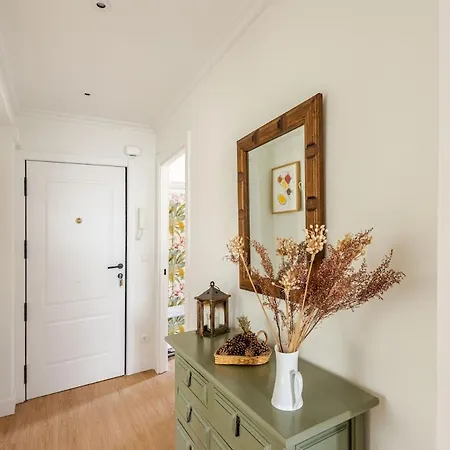 Renovated In Irun, 5 Minutes From Downtown Irun