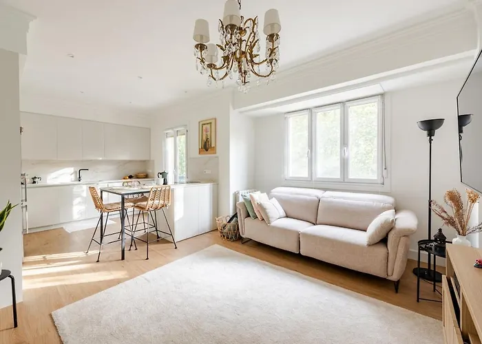 Renovated In Irun, 5 Minutes From Downtown *