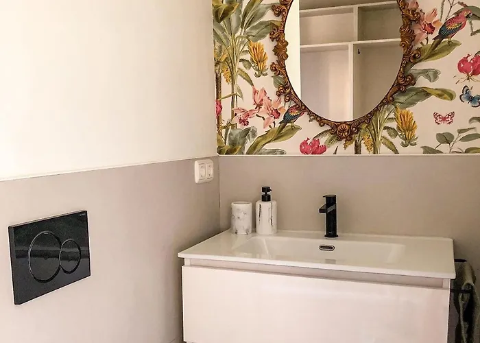 Renovated In Irun, 5 Minutes From Downtown Apartment