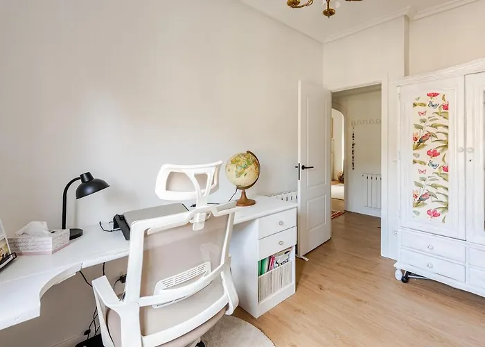 Renovated In Irun, 5 Minutes From Downtown Apartment