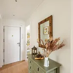 Renovated In Irun, 5 Minutes From Downtown Irun